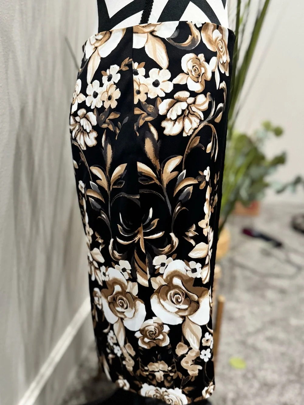 White House Black Market Black Pencil Skirt with Gold Floral Accents